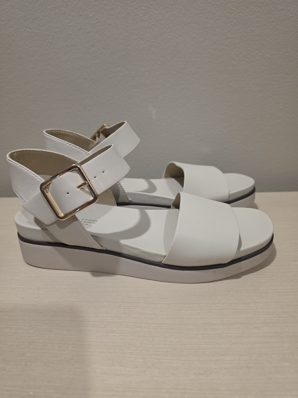 LifeStride Gillian White Ankle Strap Platform Sandals Women's Size 9M Comfort